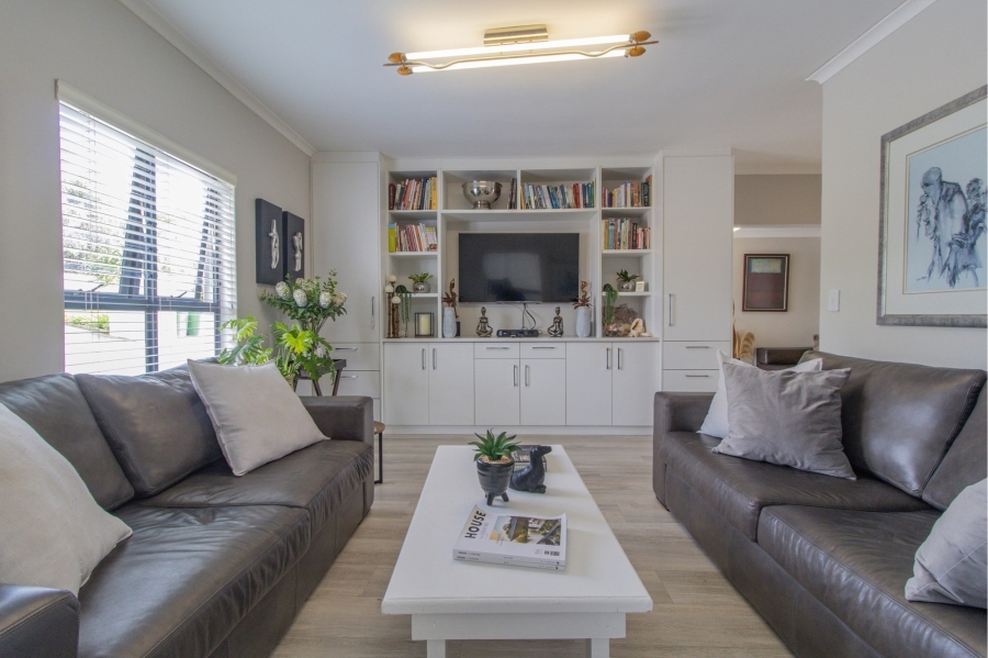 9 Bedroom Property for Sale in Olifantskop Western Cape